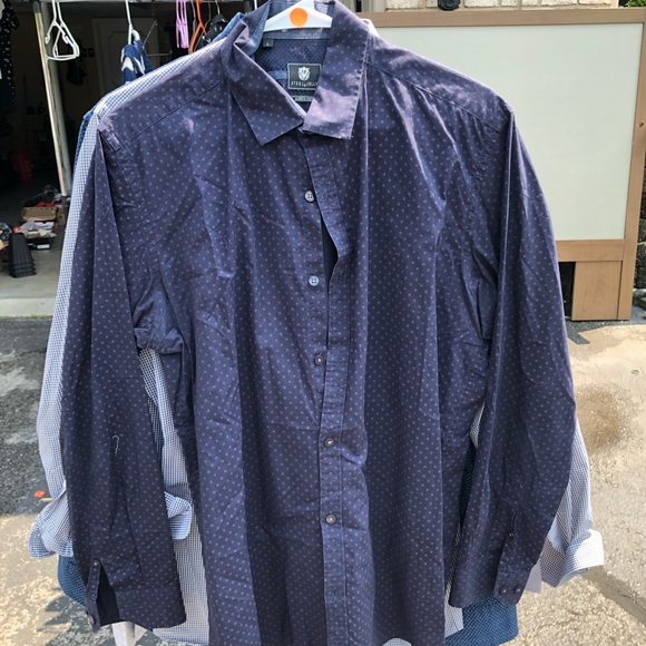 Various button down shirts - Picture 4 of 8